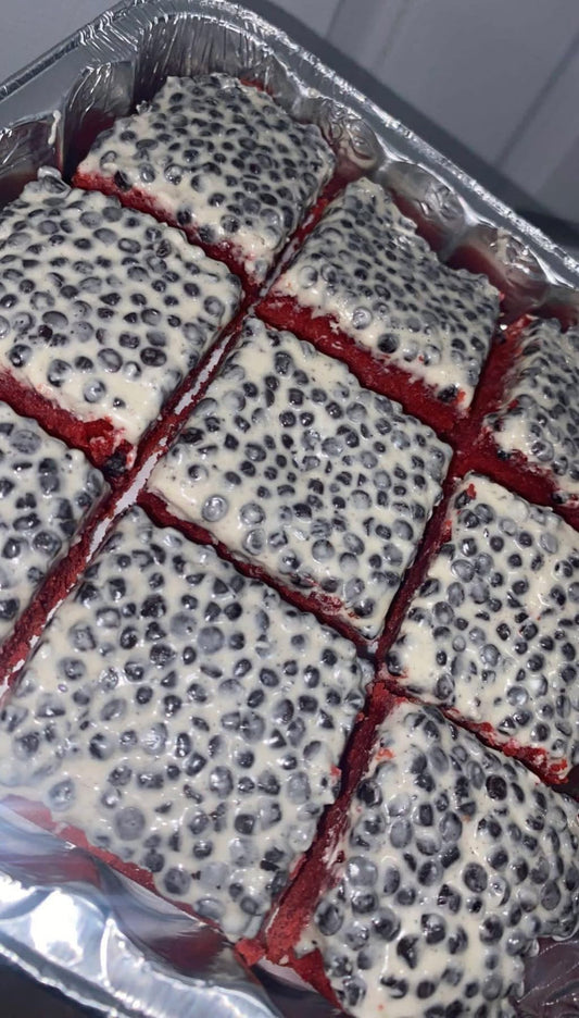Cookies & Cream Red Velvet Brownies ❤ Chocolate Summer Dessert