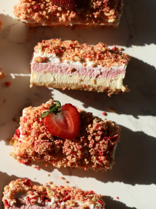 Strawberry Crunch Cheesecake Bars Recipe (Creamy No-Bake Strawberry Dessert)