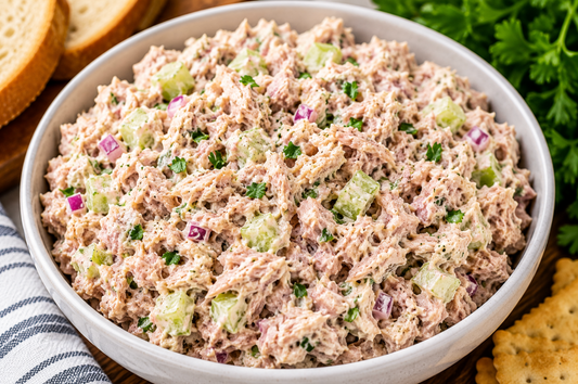 Easy Classic Tuna Salad Recipe (Quick Lunch Idea)